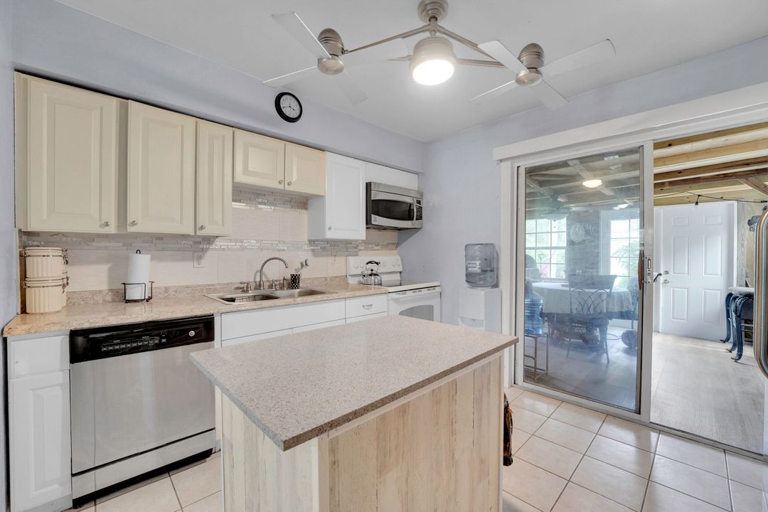 For Sale: $395,000 (3 beds, 2 baths, 1250 Square Feet)