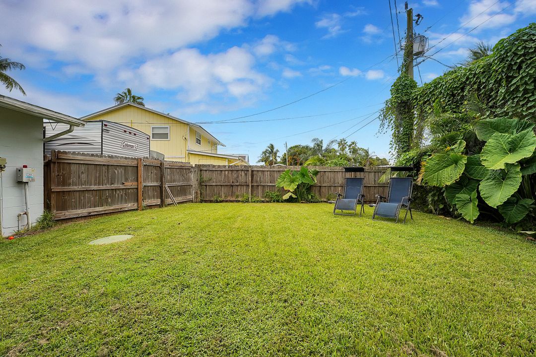 For Sale: $395,000 (3 beds, 2 baths, 1250 Square Feet)