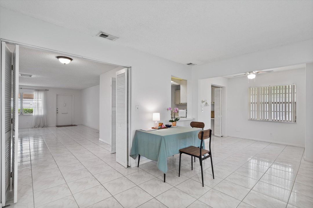 For Sale: $299,990 (2 beds, 2 baths, 1317 Square Feet)