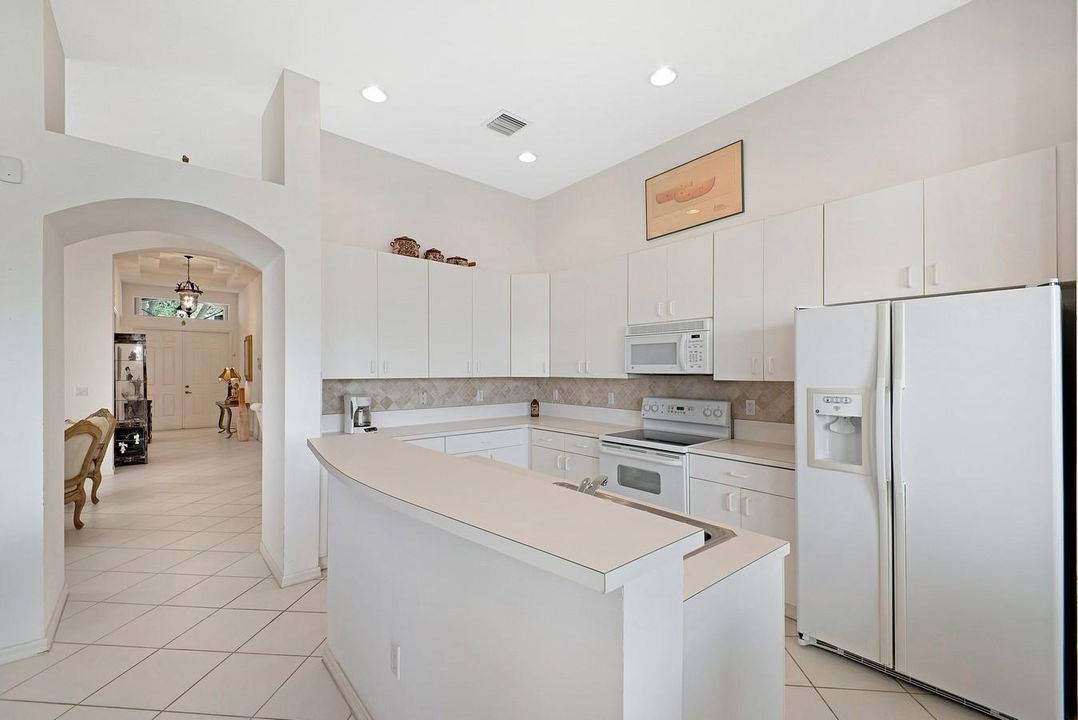 For Sale: $550,000 (3 beds, 2 baths, 2221 Square Feet)