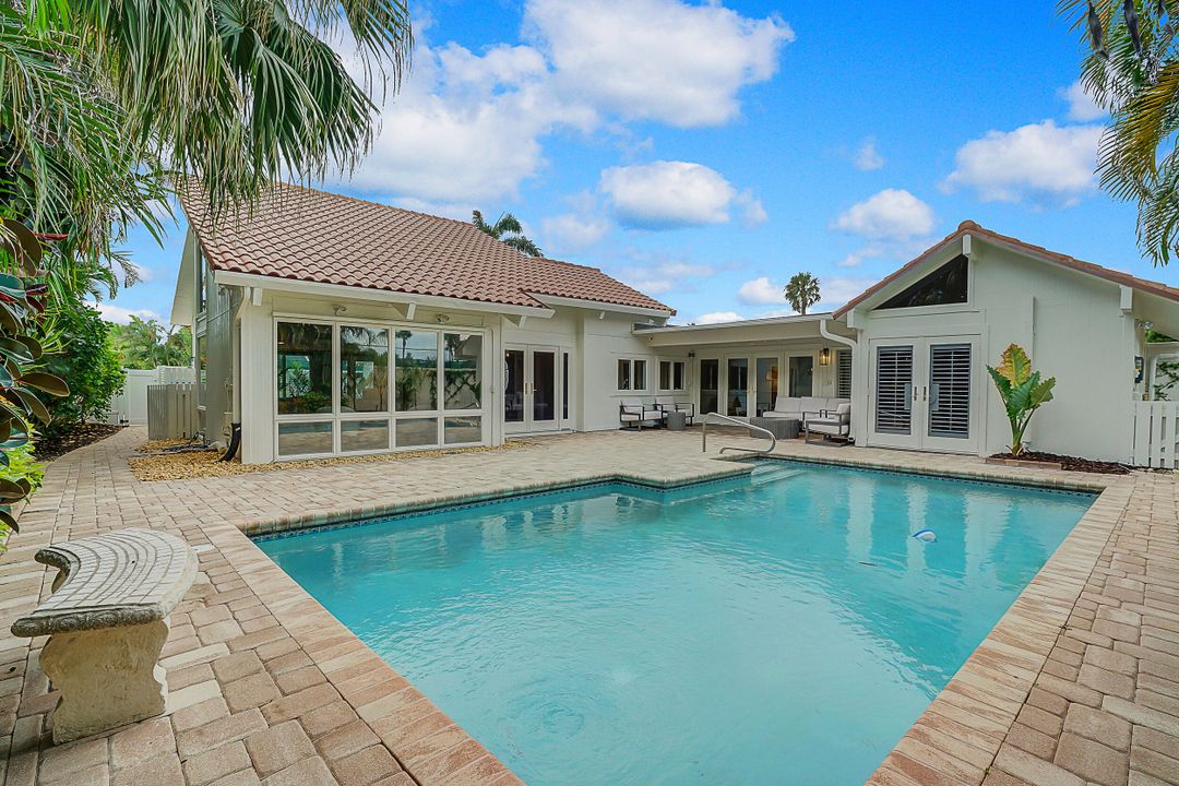 For Sale: $2,000,000 (3 beds, 3 baths, 1926 Square Feet)