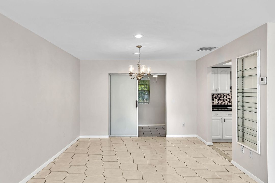 Active With Contract: $3,400 (4 beds, 2 baths, 1271 Square Feet)