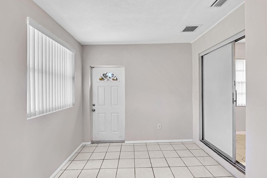 Active With Contract: $3,400 (4 beds, 2 baths, 1271 Square Feet)