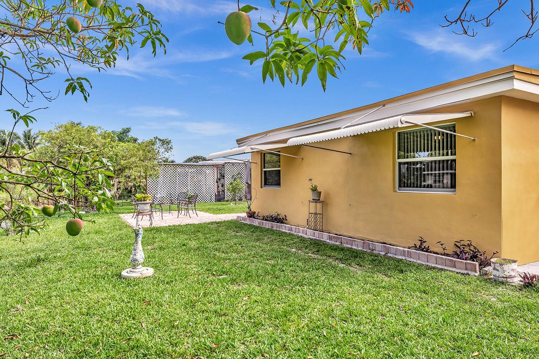 Active With Contract: $3,400 (4 beds, 2 baths, 1271 Square Feet)