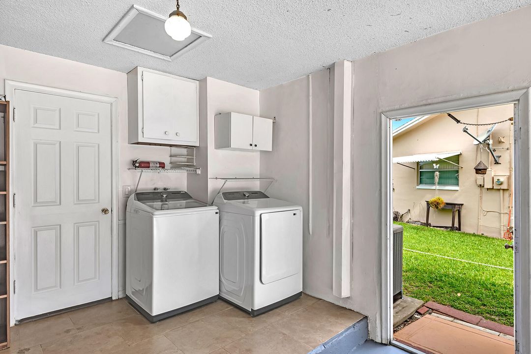 Active With Contract: $3,400 (4 beds, 2 baths, 1271 Square Feet)