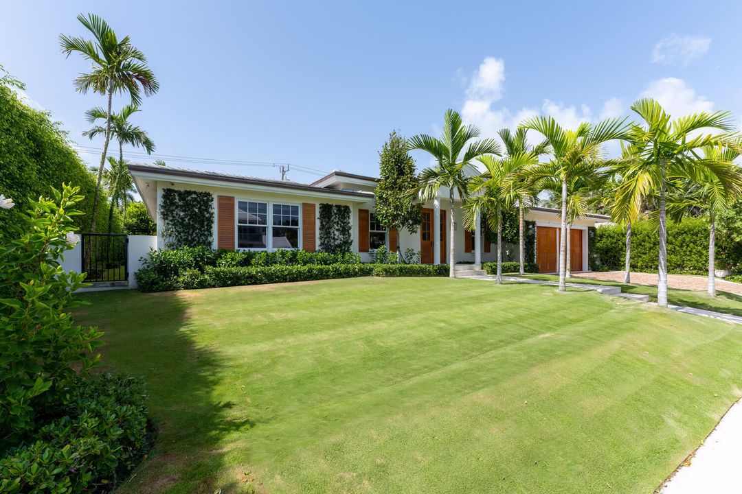 For Sale: $10,250,000 (3 beds, 3 baths, 3286 Square Feet)