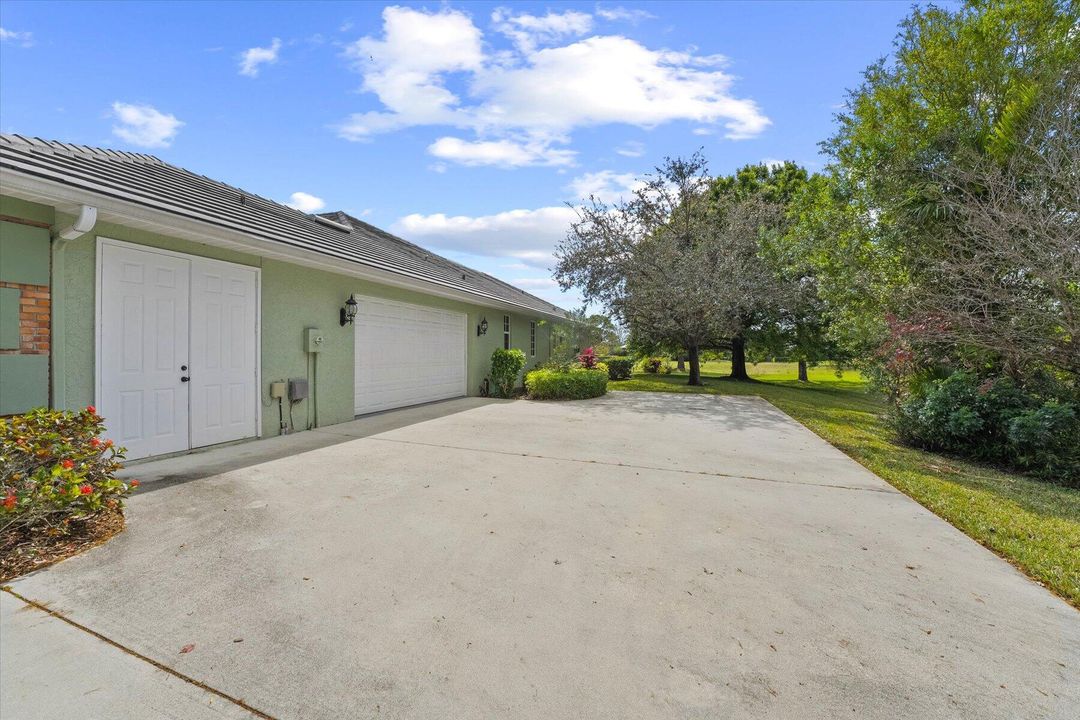 For Sale: $1,075,000 (3 beds, 3 baths, 3437 Square Feet)