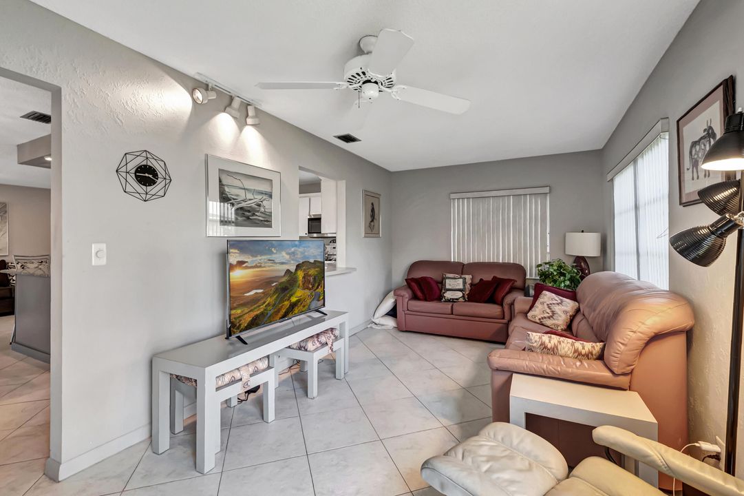 Active With Contract: $365,000 (2 beds, 2 baths, 1512 Square Feet)