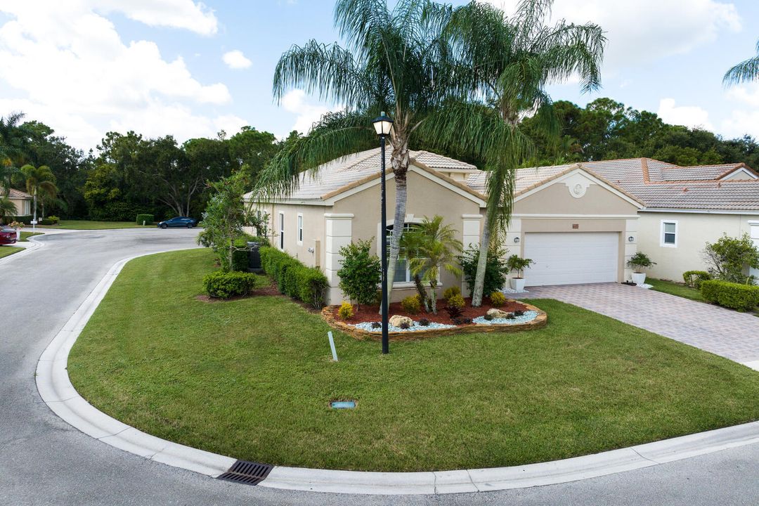 For Sale: $669,000 (3 beds, 2 baths, 2237 Square Feet)