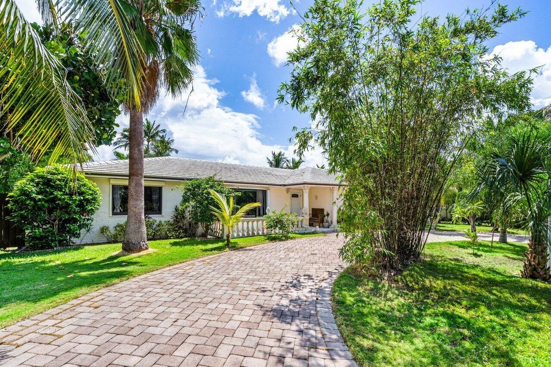 For Sale: $1,450,000 (3 beds, 2 baths, 2142 Square Feet)