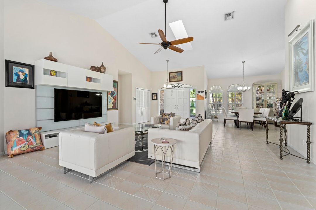 Active With Contract: $950,000 (3 beds, 3 baths, 2428 Square Feet)