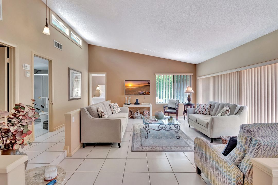 Active With Contract: $4,200 (2 beds, 2 baths, 1478 Square Feet)