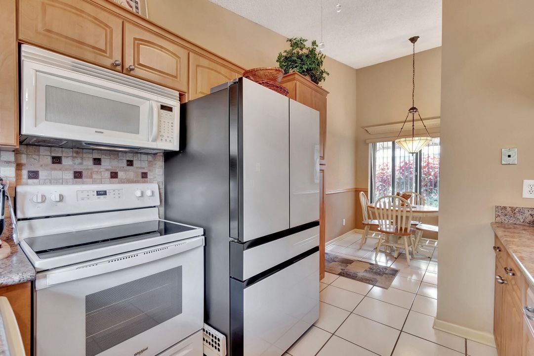 Active With Contract: $4,200 (2 beds, 2 baths, 1478 Square Feet)