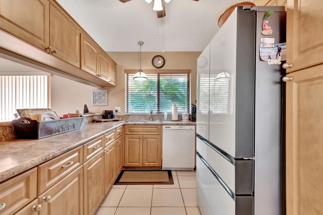 Active With Contract: $4,200 (2 beds, 2 baths, 1478 Square Feet)