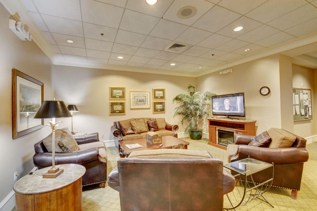 Active With Contract: $4,200 (2 beds, 2 baths, 1478 Square Feet)