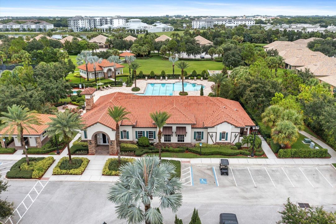 Active With Contract: $6,250 (3 beds, 3 baths, 2561 Square Feet)