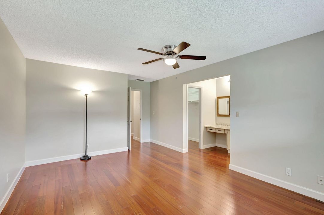 For Rent: $2,100 (2 beds, 2 baths, 1158 Square Feet)