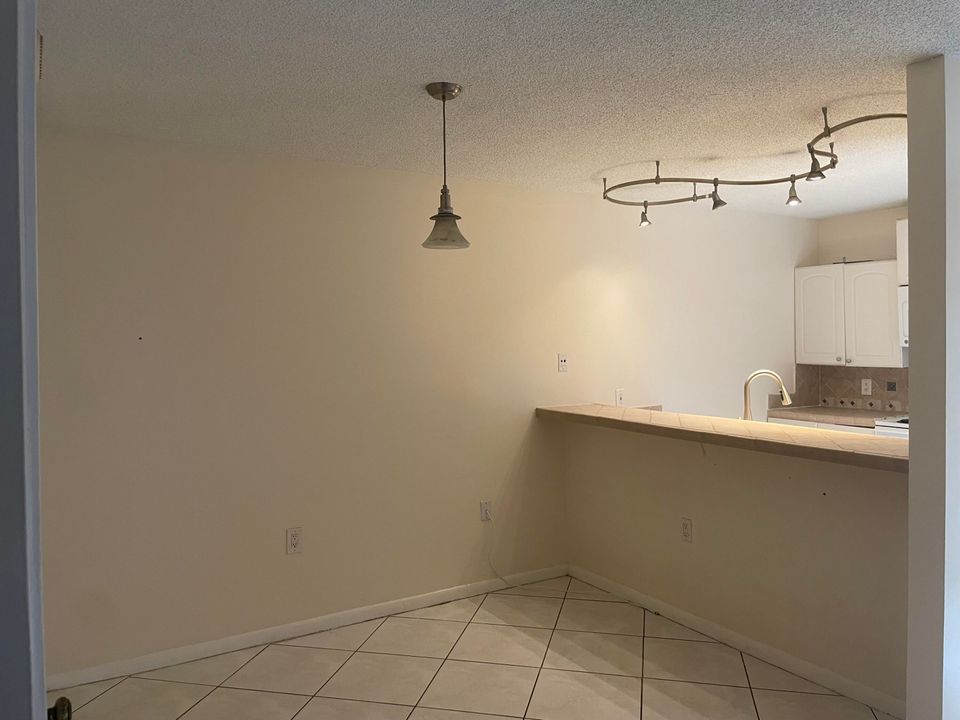 For Sale: $244,990 (2 beds, 2 baths, 1236 Square Feet)