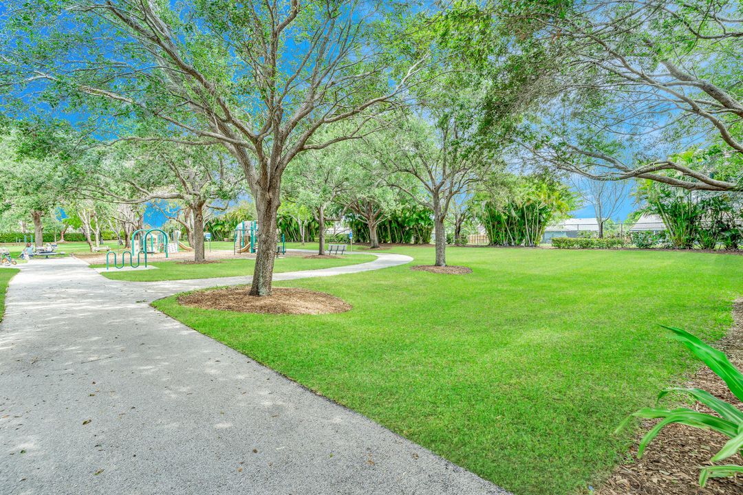 Active With Contract: $449,900 (3 beds, 2 baths, 1074 Square Feet)