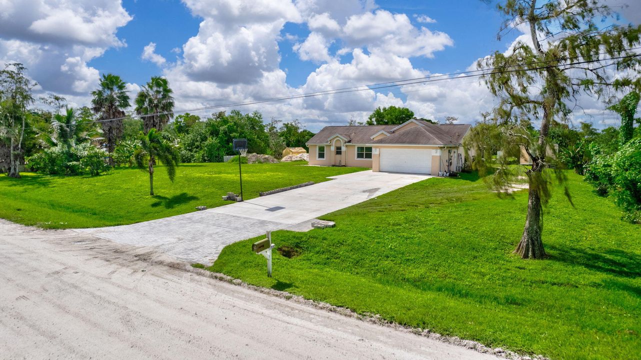 For Sale: $610,000 (4 beds, 2 baths, 1368 Square Feet)