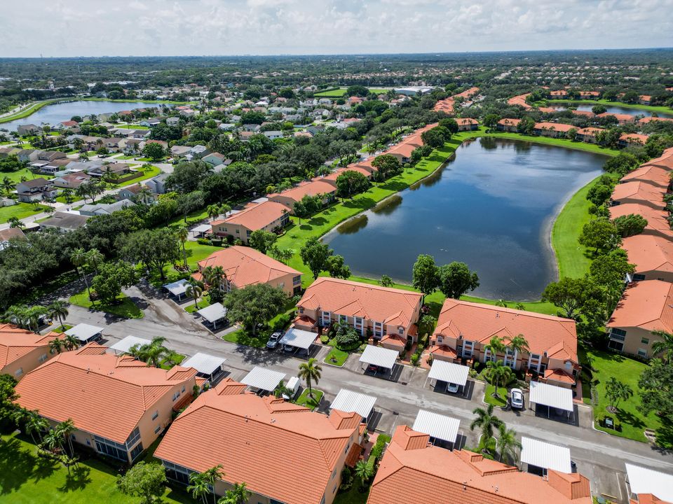 Active With Contract: $328,000 (2 beds, 2 baths, 1616 Square Feet)