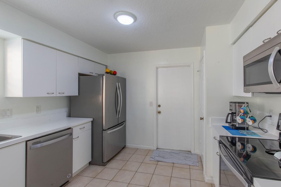 Active With Contract: $6,500 (3 beds, 3 baths, 2082 Square Feet)