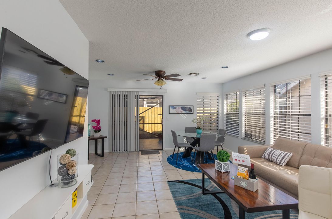 Active With Contract: $6,500 (3 beds, 3 baths, 2082 Square Feet)