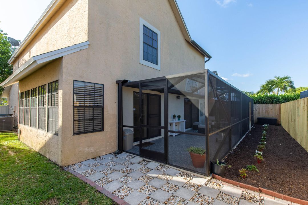 Active With Contract: $6,500 (3 beds, 3 baths, 2082 Square Feet)