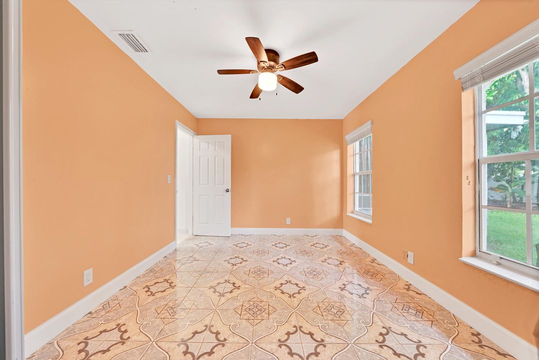 Active With Contract: $3,500 (3 beds, 2 baths, 1327 Square Feet)