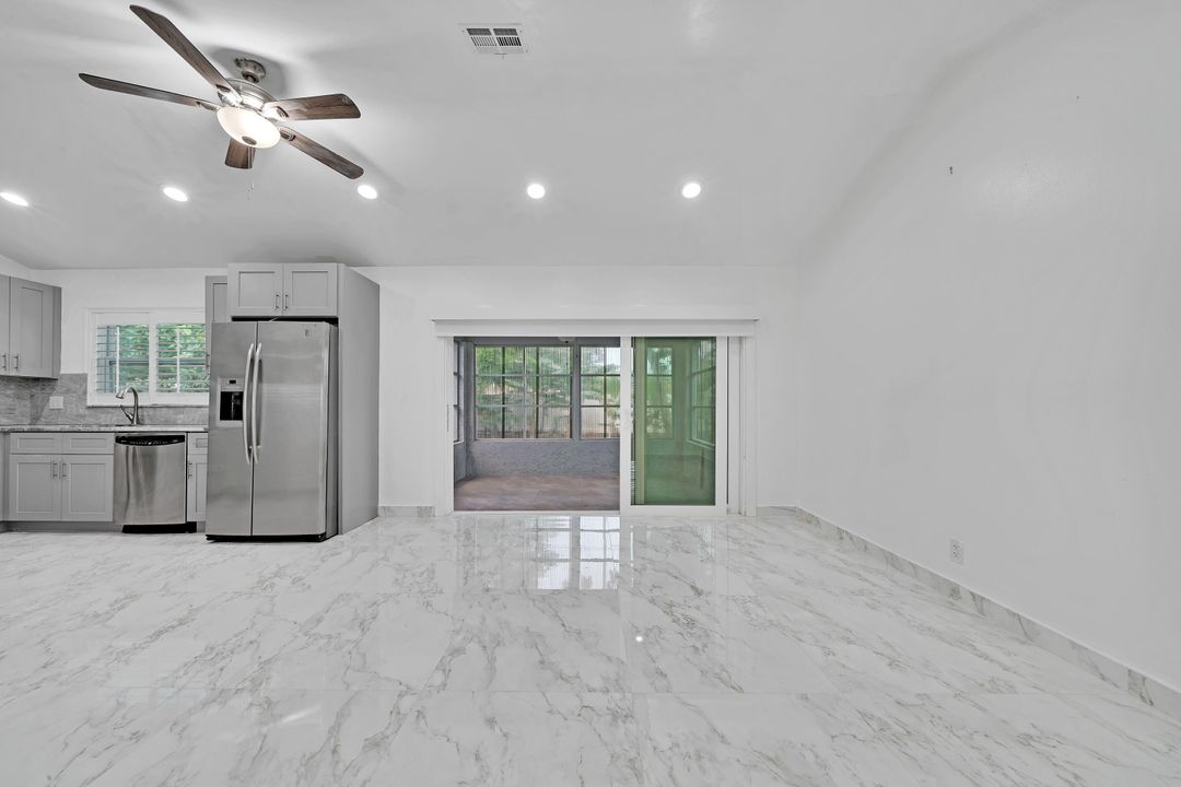 Active With Contract: $3,500 (3 beds, 2 baths, 1327 Square Feet)