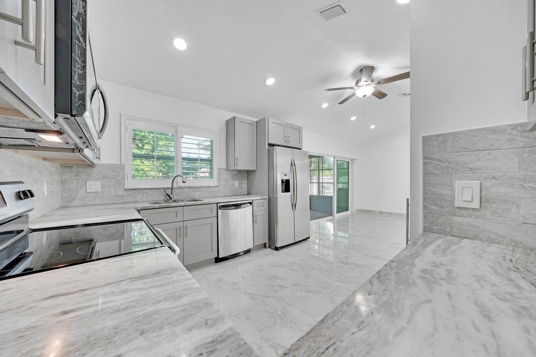 Active With Contract: $3,500 (3 beds, 2 baths, 1327 Square Feet)