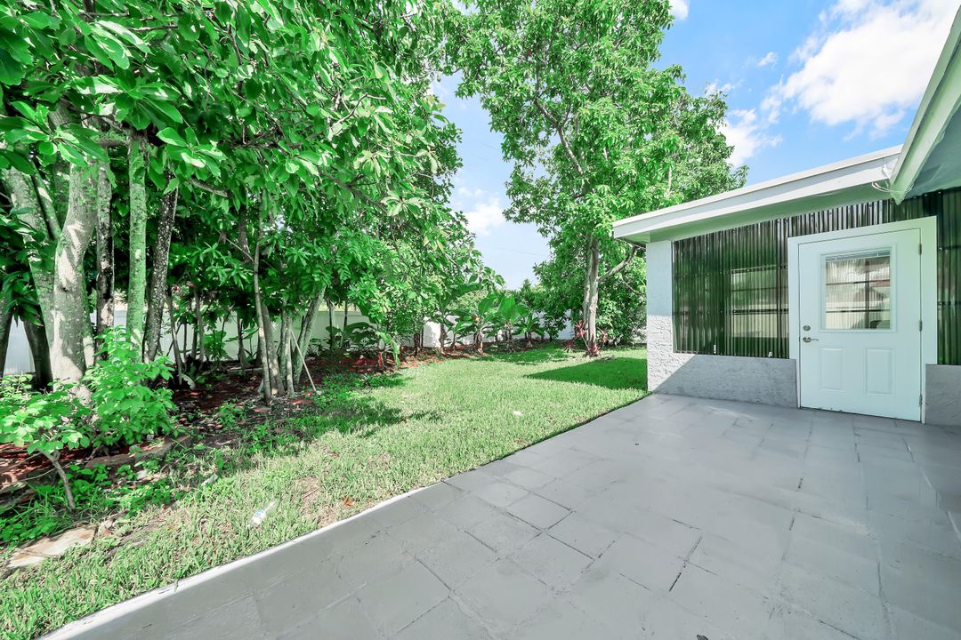 Active With Contract: $3,500 (3 beds, 2 baths, 1327 Square Feet)