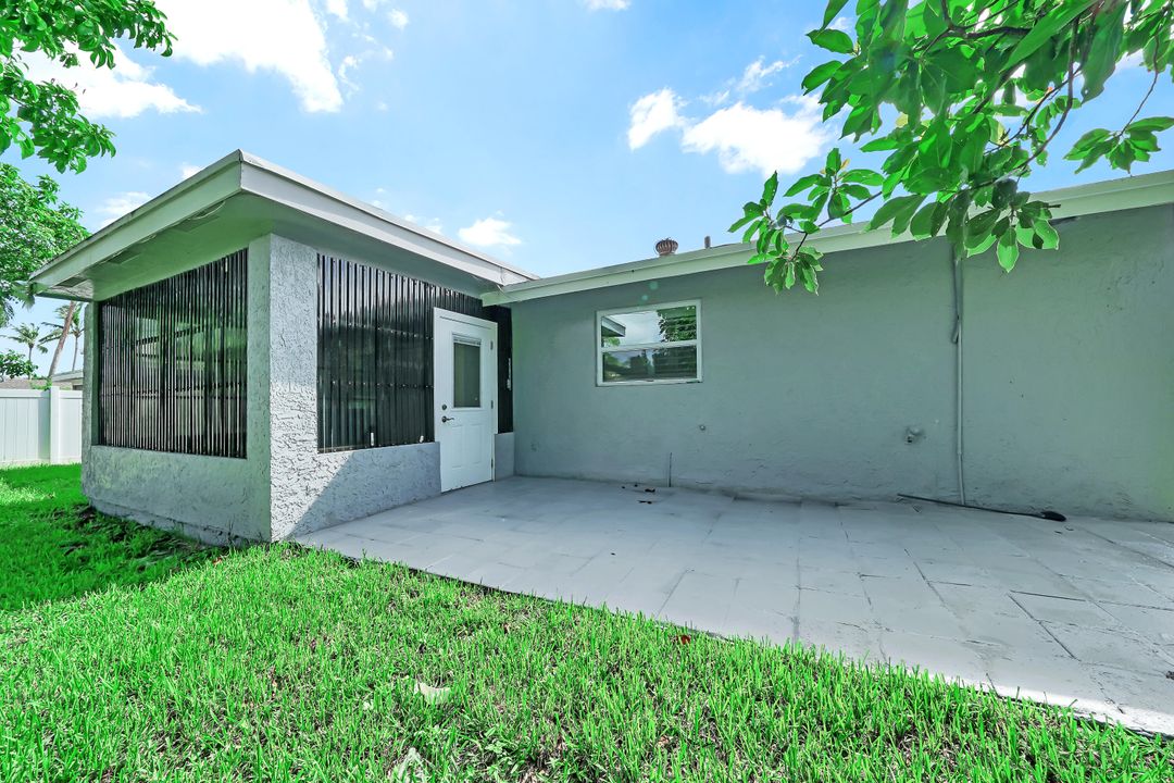 Active With Contract: $3,500 (3 beds, 2 baths, 1327 Square Feet)