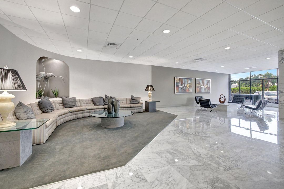 For Sale: $349,000 (2 beds, 2 baths, 1144 Square Feet)