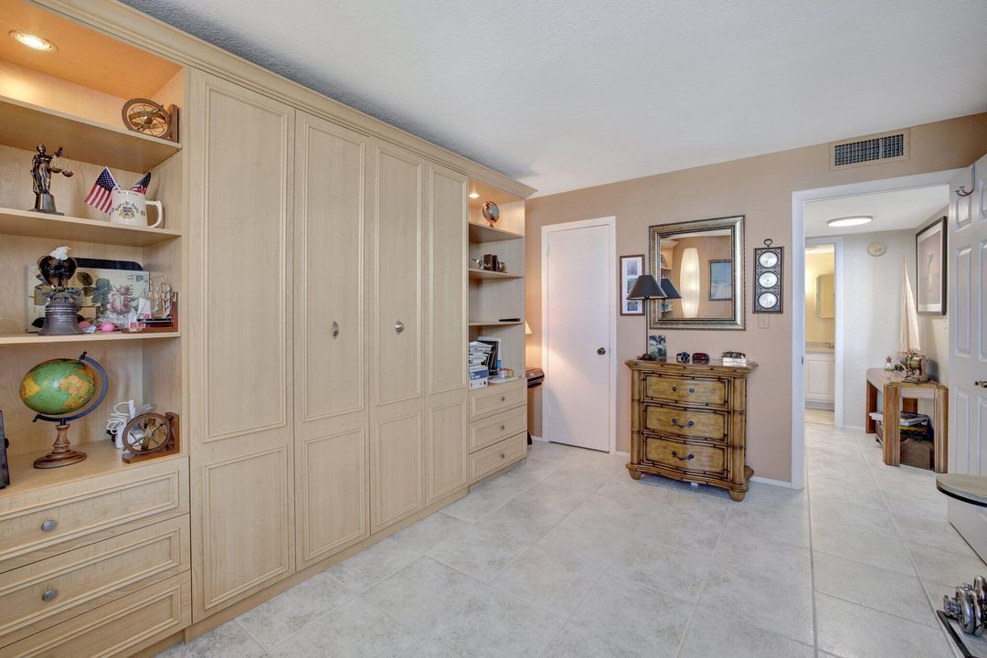 For Sale: $349,000 (2 beds, 2 baths, 1144 Square Feet)