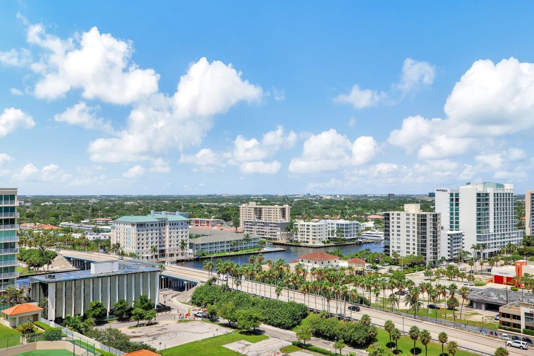 For Sale: $349,000 (2 beds, 2 baths, 1144 Square Feet)