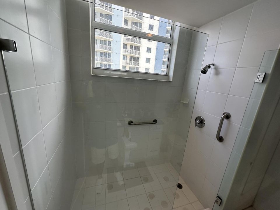 Active With Contract: $6,000 (2 beds, 2 baths, 1565 Square Feet)