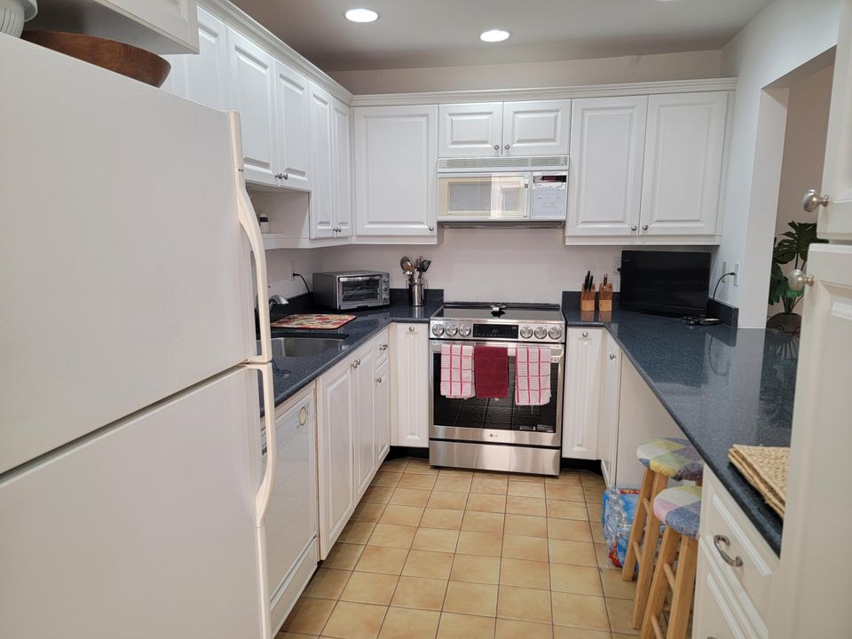 For Rent: $5,500 (3 beds, 2 baths, 1713 Square Feet)