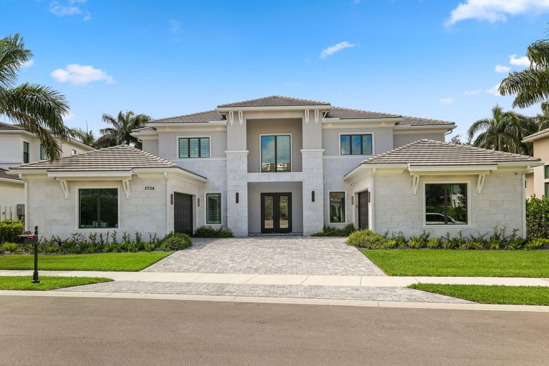 Active With Contract: $3,750,000 (5 beds, 5 baths, 5581 Square Feet)