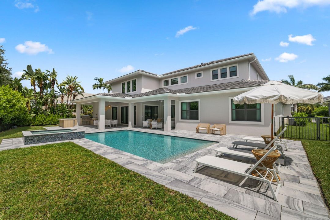 Active With Contract: $3,750,000 (5 beds, 5 baths, 5581 Square Feet)