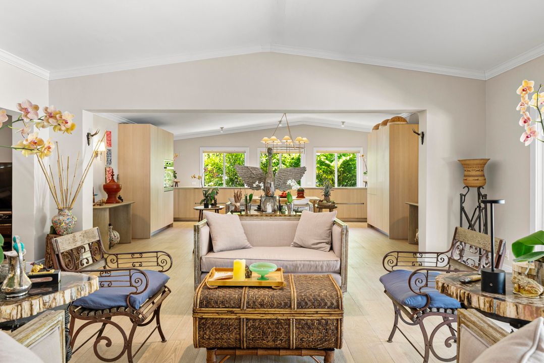 For Sale: $1,295,000 (3 beds, 2 baths, 2075 Square Feet)