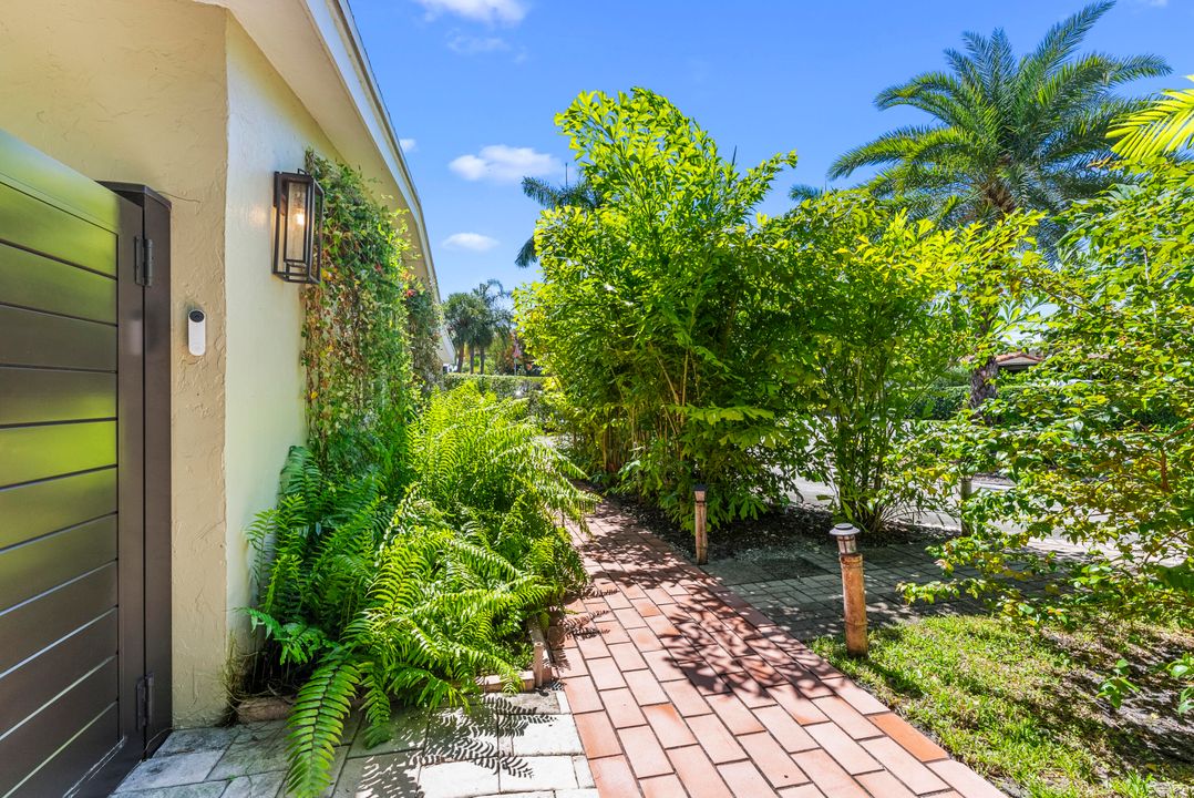 For Sale: $1,295,000 (3 beds, 2 baths, 2075 Square Feet)