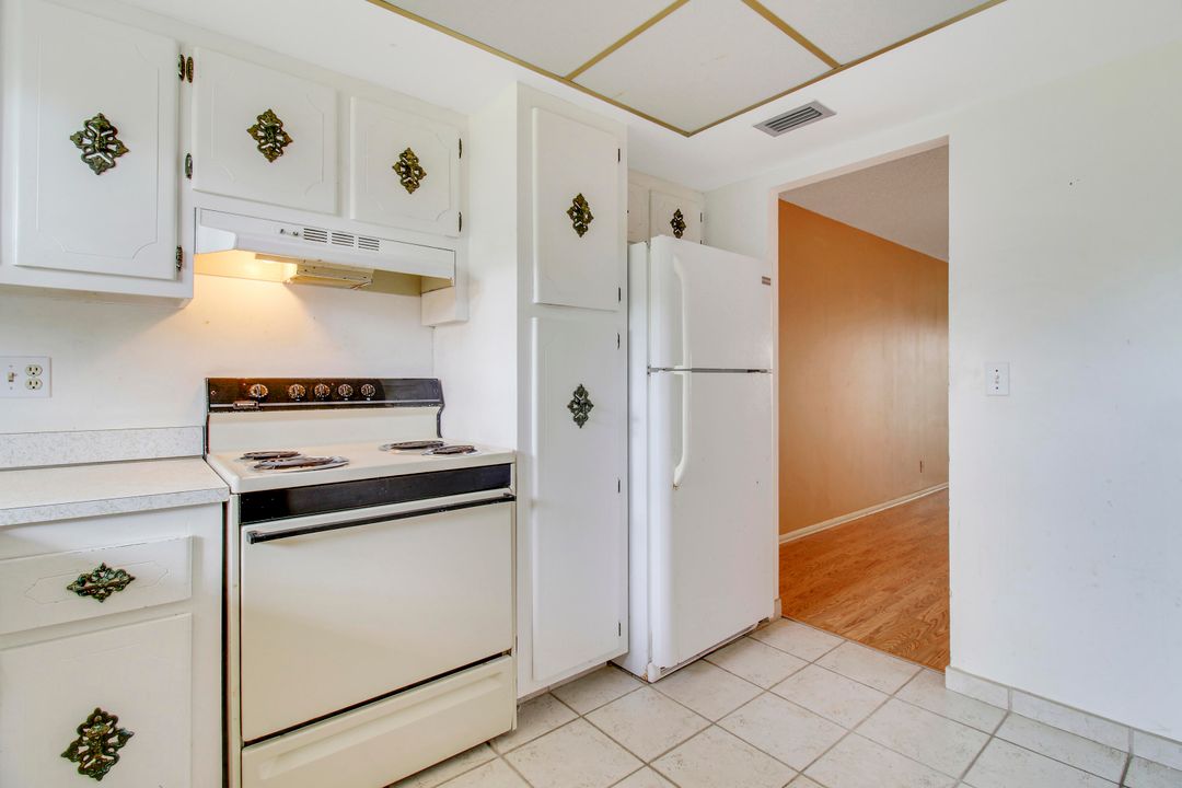 For Sale: $228,000 (2 beds, 2 baths, 1054 Square Feet)