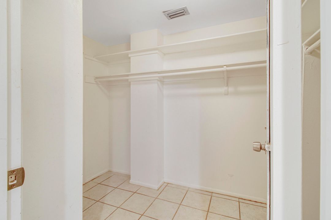 For Sale: $228,000 (2 beds, 2 baths, 1054 Square Feet)