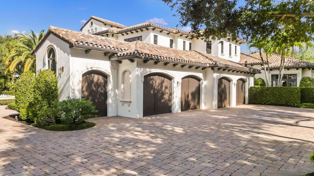 Active With Contract: $17,500,000 (6 beds, 7 baths, 9865 Square Feet)