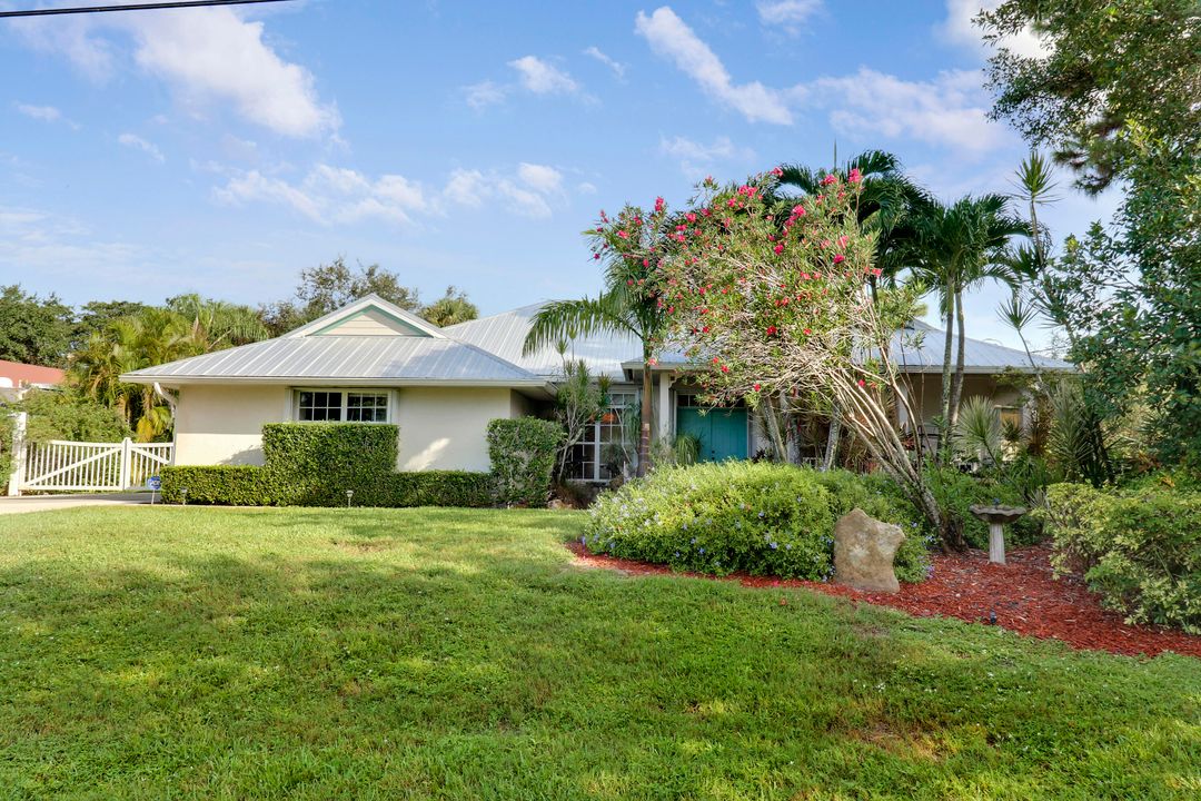 For Sale: $643,600 (3 beds, 2 baths, 1980 Square Feet)