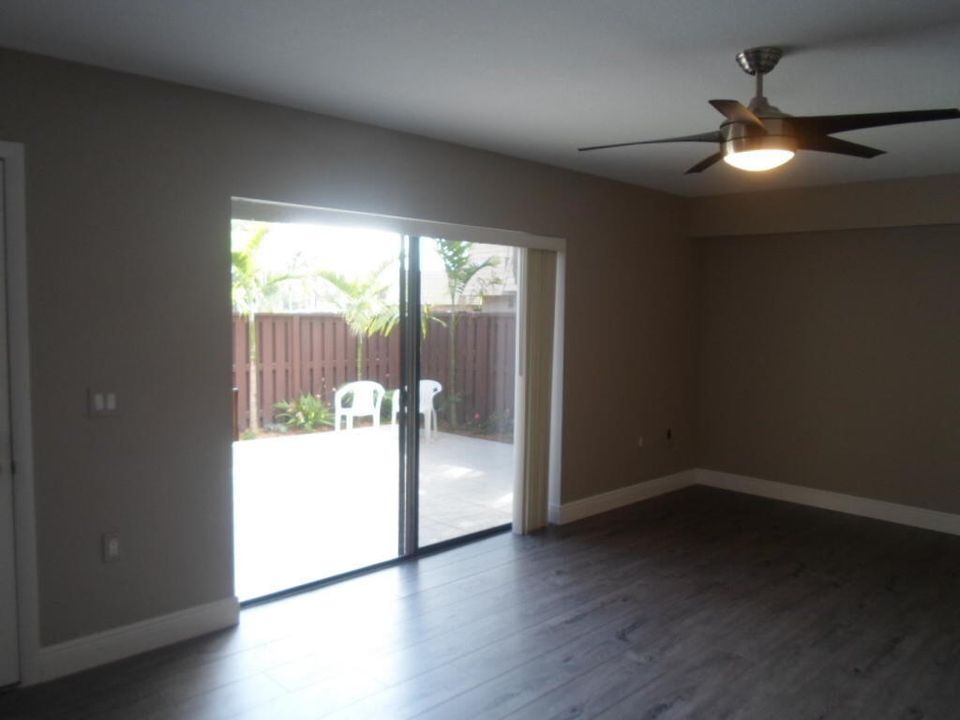 For Rent: $2,100 (2 beds, 2 baths, 1236 Square Feet)