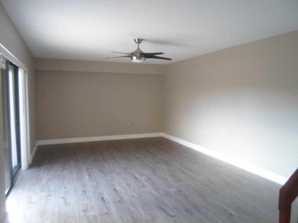 For Rent: $2,100 (2 beds, 2 baths, 1236 Square Feet)