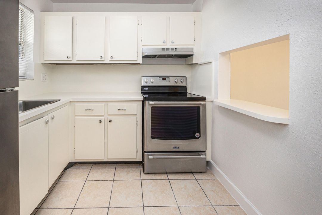 For Sale: $92,000 (1 beds, 1 baths, 640 Square Feet)