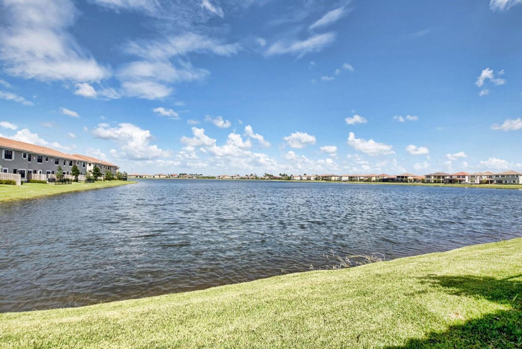 Active With Contract: $4,300 (3 beds, 2 baths, 1980 Square Feet)